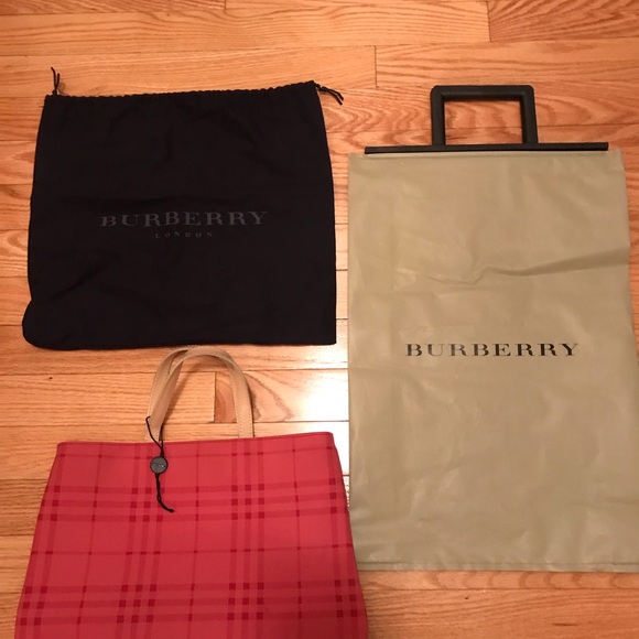 Burberry Checkered Pink purse - Picture 3 of 4